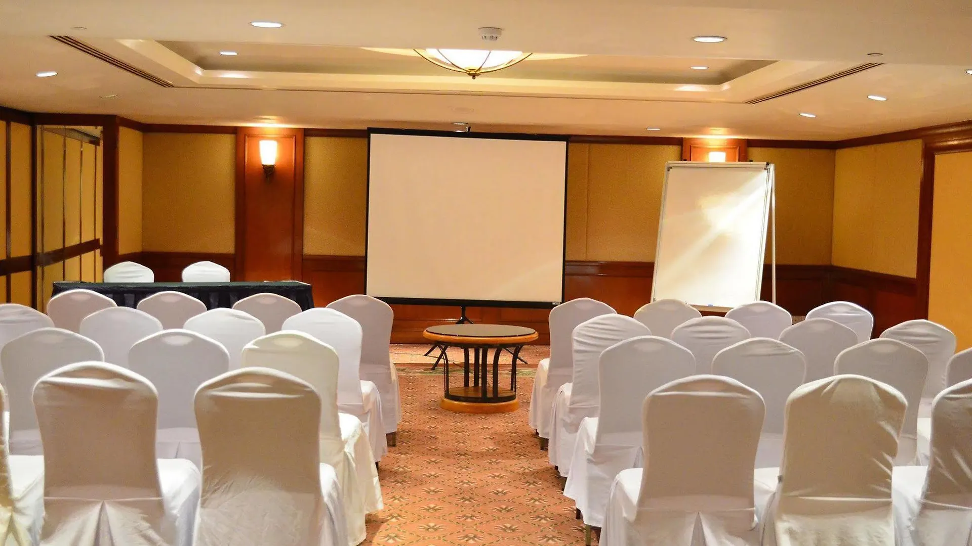 Holiday Inn Resort Penang Batu Feringgi 4*,