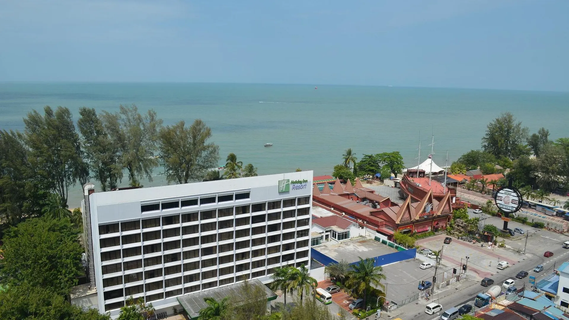 Holiday Inn Resort Penang Batu Ferringhi 4*,  Malaysia