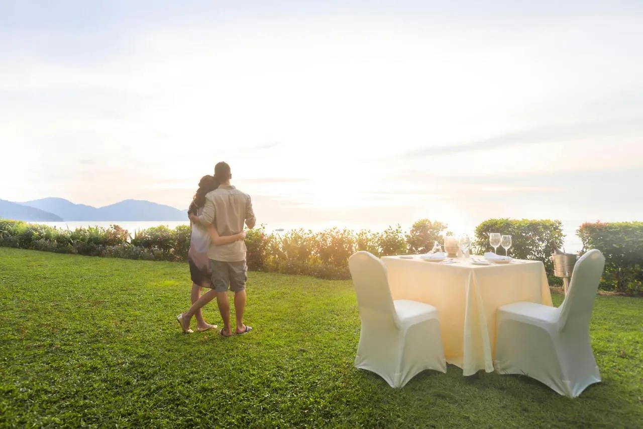 Holiday Inn Resort Penang Batu Ferringhi 4*,